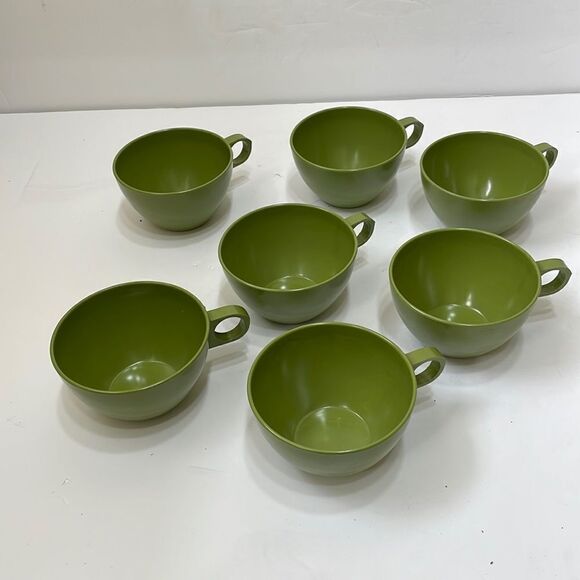 VINTAGE‎ MELMAC CUPS IN OLIVE GREEN - Picture 1 of 5